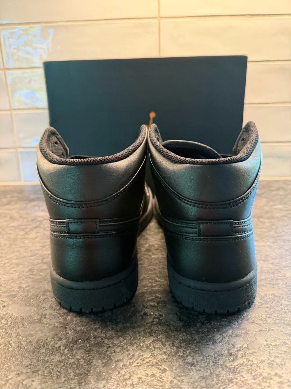 Air Jordan 1 Men's Black Mid-Top Sneakers size 8.5